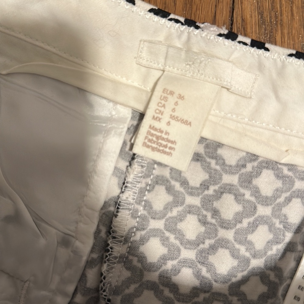 Cute printed slacks - Picture 2 of 3